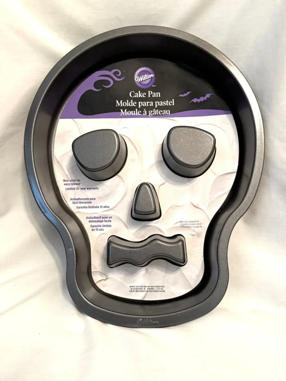 NWT Wilton Halloween Non-Stick Cake Pan Sugar Skull Day Of The Dead Skeleton